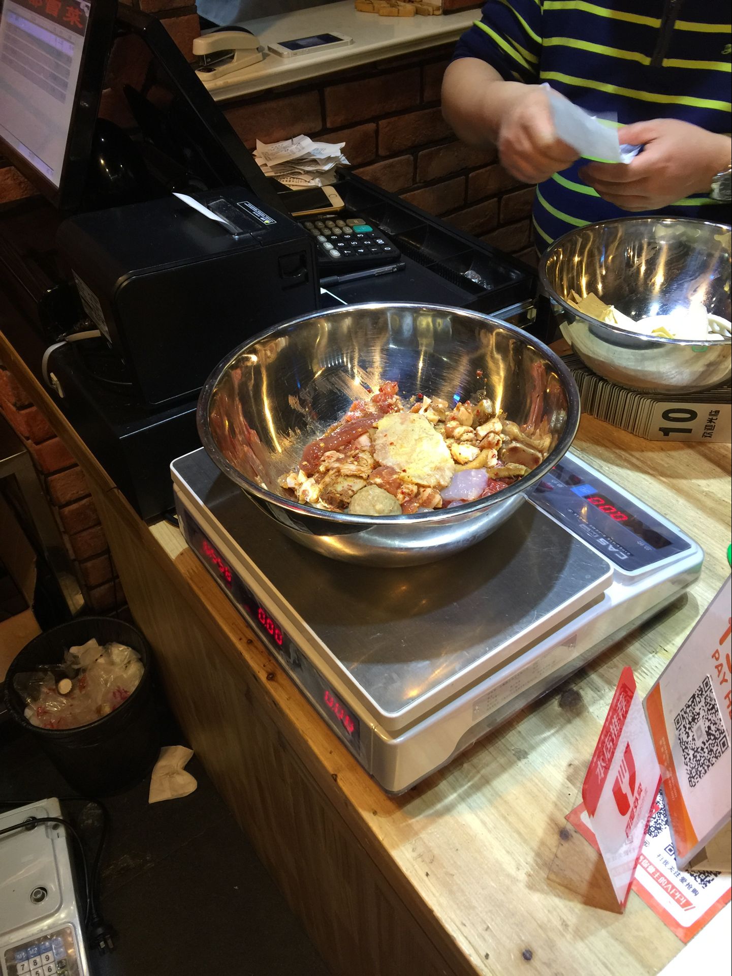 蜀都冒菜食品稱重秤采用凱士電子PR系列電子計(jì)價(jià)秤(圖2)